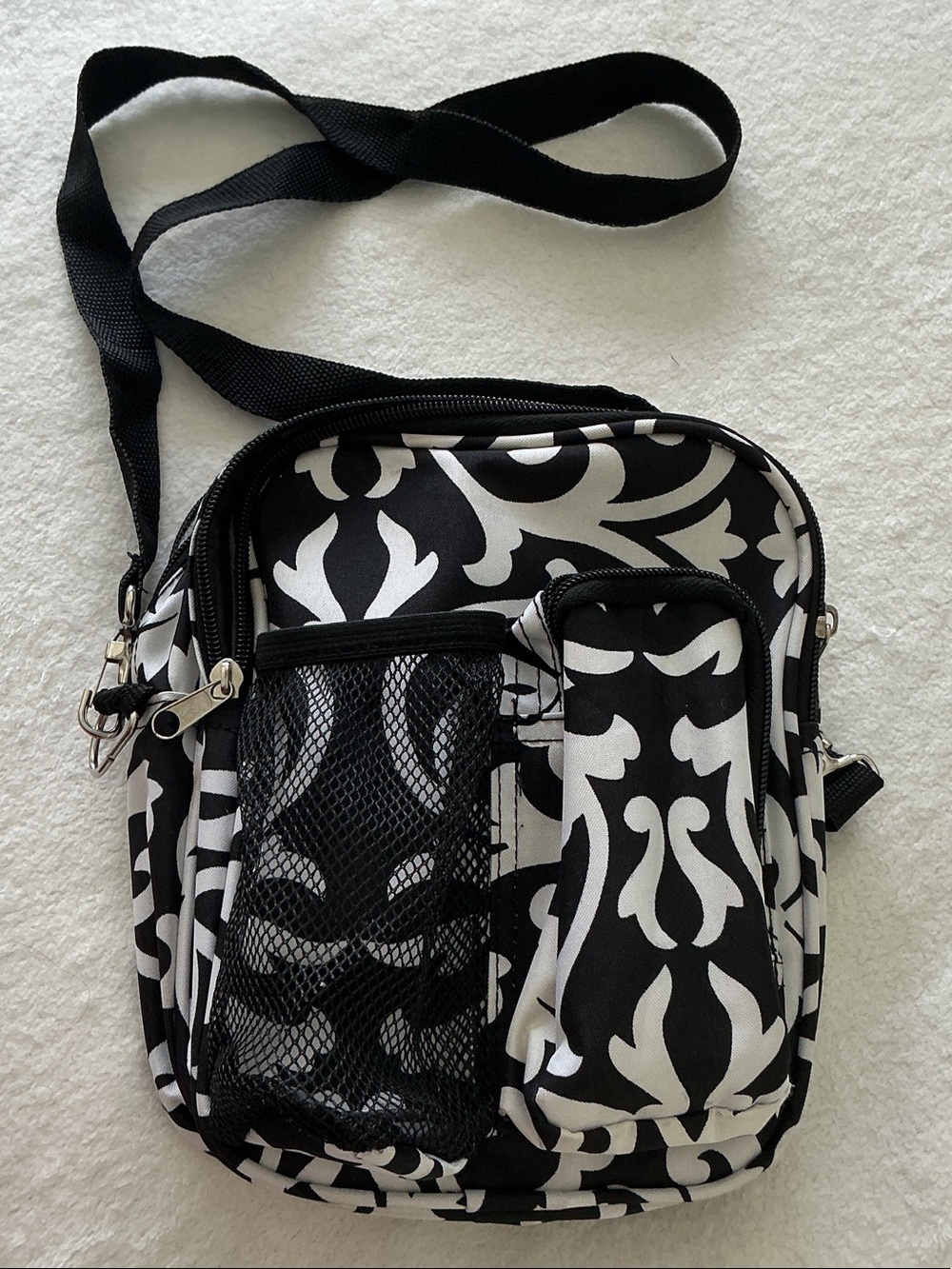 Black and White Damask Shoulder/Crossbody Bag